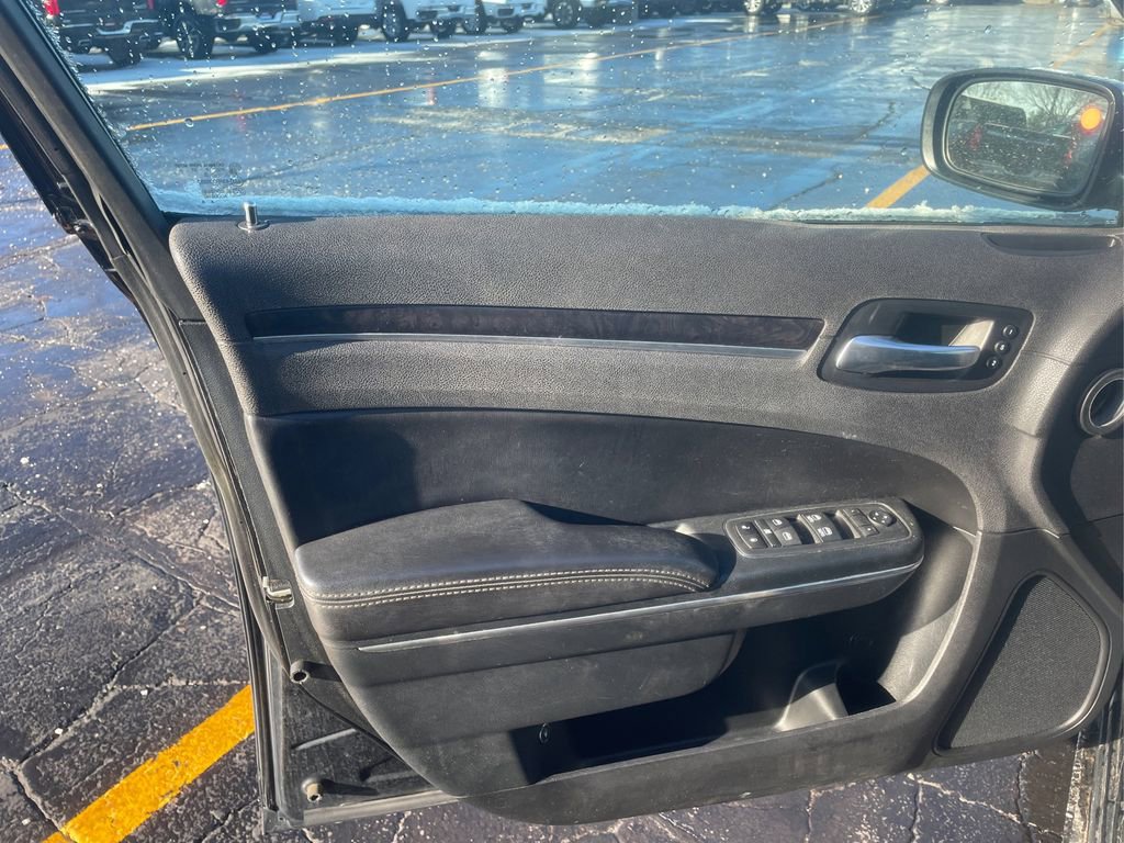 Used 2018 Chrysler 300 Limited w/ Safetytec Plus Group AWD/4WD image 17