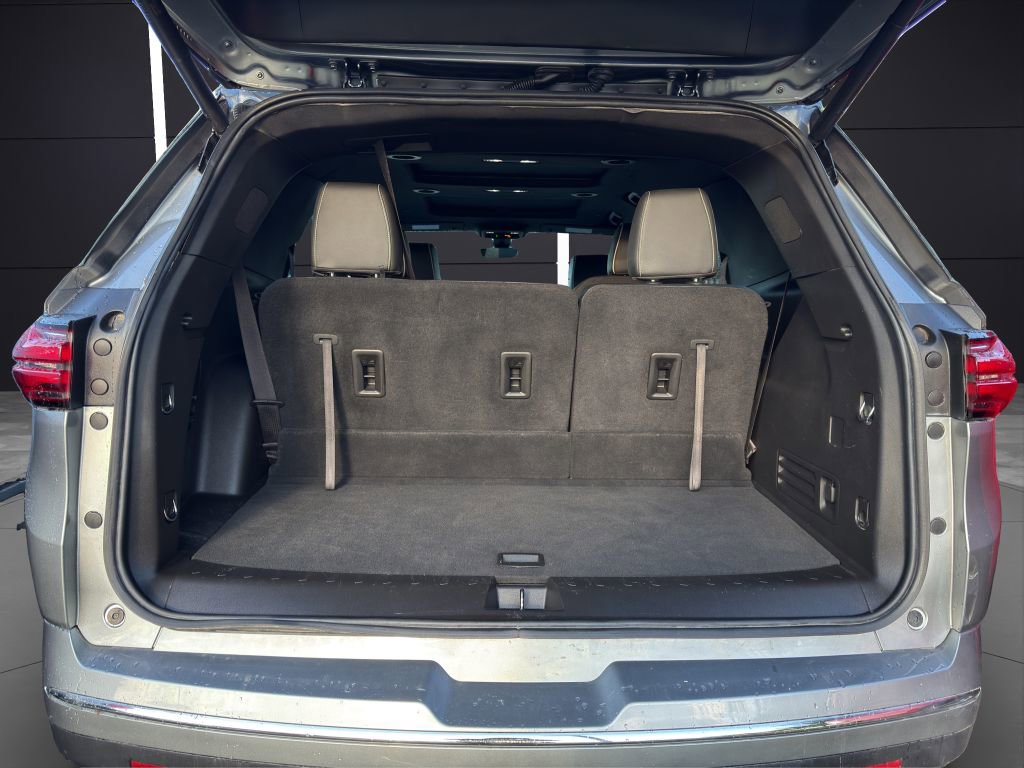 Used 2023 Chevrolet Traverse Premier image 23