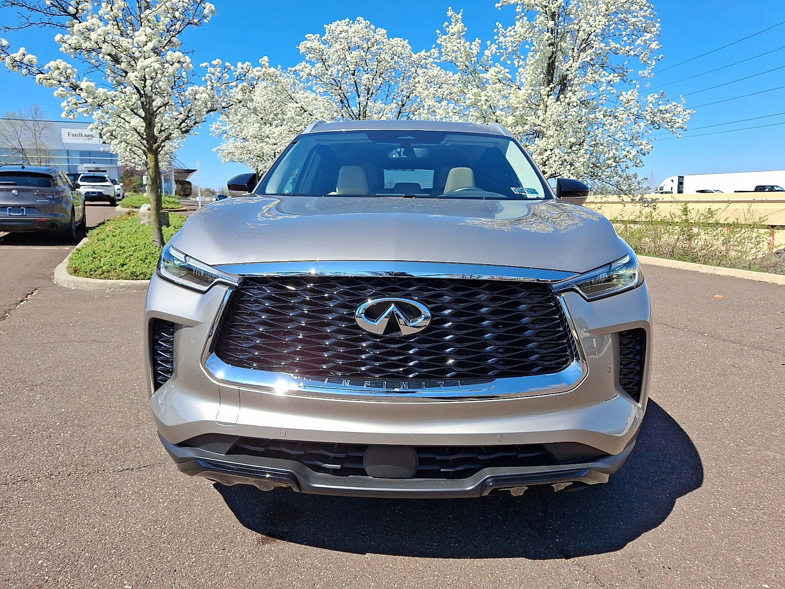 Certified 2023 INFINITI QX60 Luxe w/ Cargo Package image 2