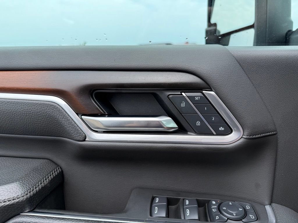 Used 2025 GMC Sierra 2500 Denali AWD/4WD image 15
