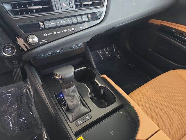 Certified 2025 Lexus ES 300h w/ Premium Package image 23