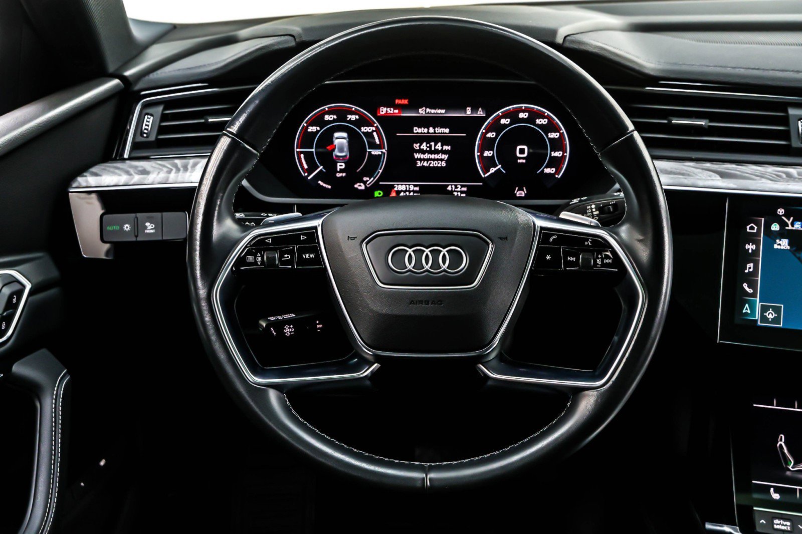 Used 2022 Audi e-tron Premium w/ Convenience Plus Package image 18