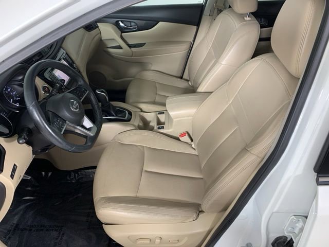 Used 2017 Nissan Rogue SL w/ SL Premium Package AWD/4WD image 26