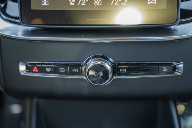 New 2027 Volvo XC90 B5 Plus AWD/4WD image 23