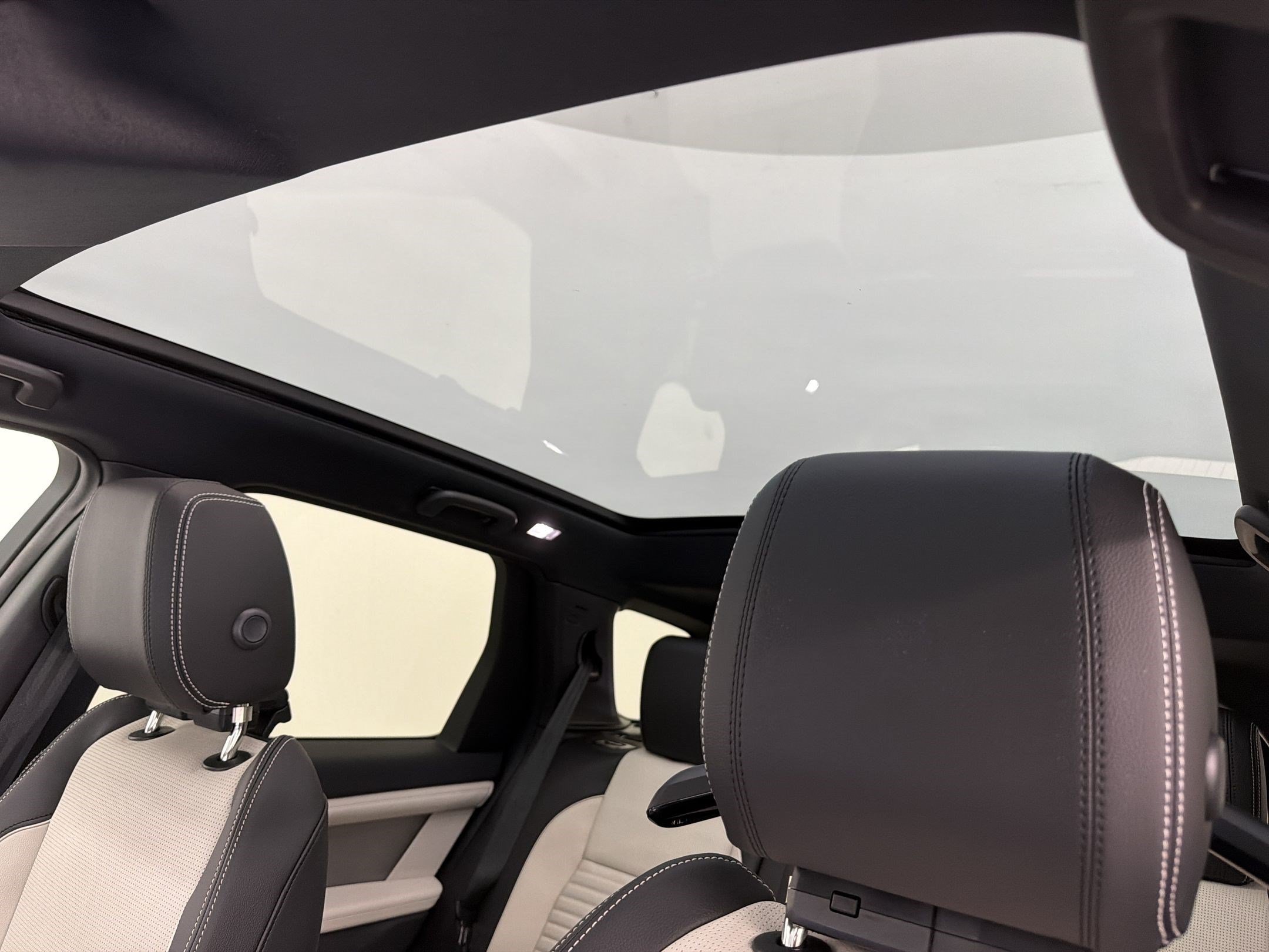 New 2026 Land Rover Discovery Sport Landmark AWD/4WD image 22
