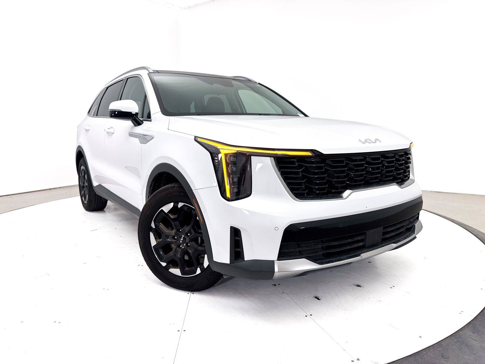 Used 2024 Kia Sorento S w/ Panoramic Sunroof Package