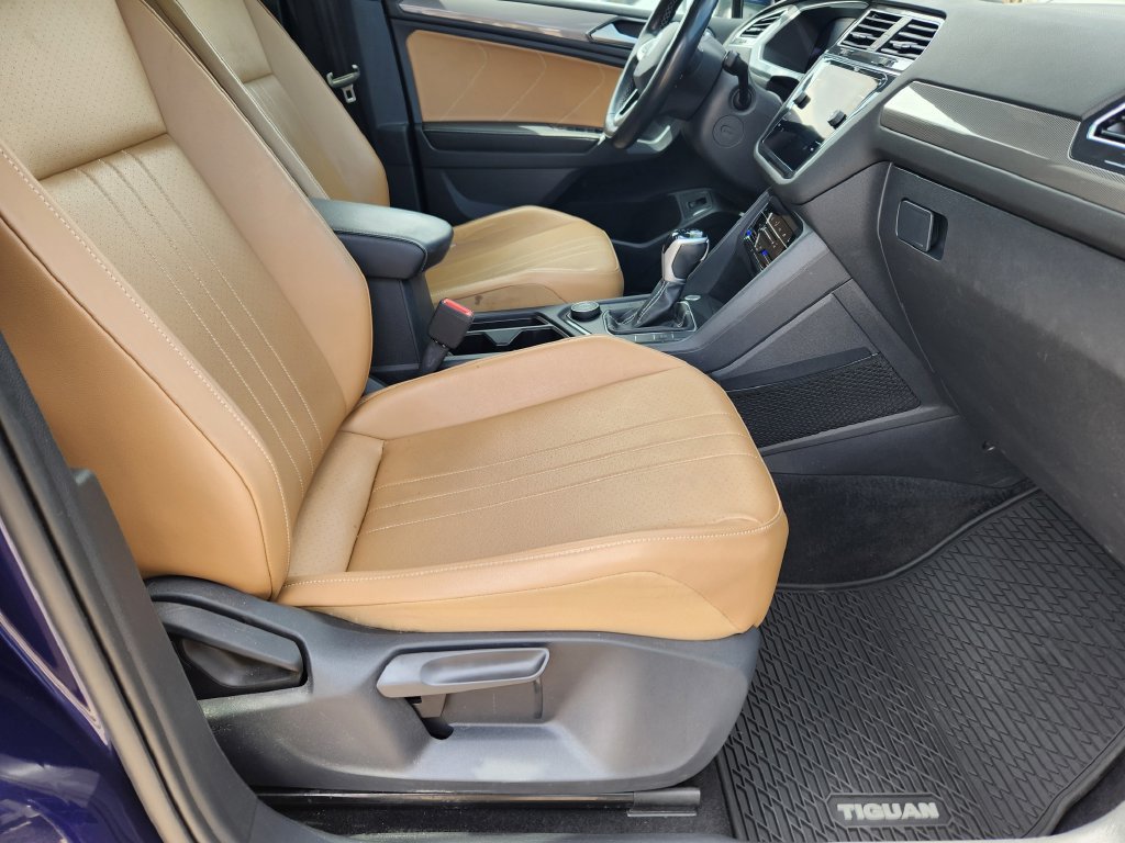 Used 2022 Volkswagen Tiguan SE AWD/4WD image 16