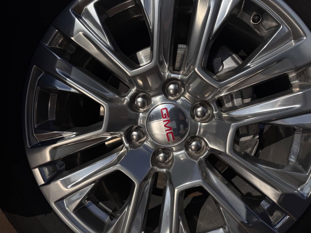 Used 2025 GMC Yukon Denali image 9