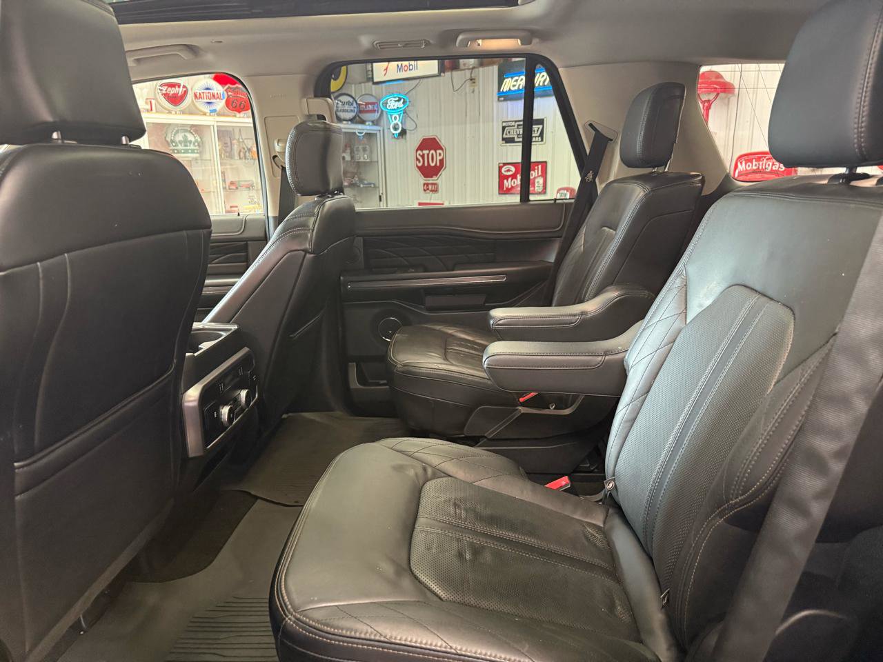 Used 2019 Ford Expedition Platinum AWD/4WD image 21