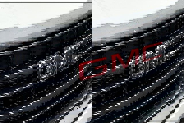 Used 2022 GMC Yukon AT4 image 30