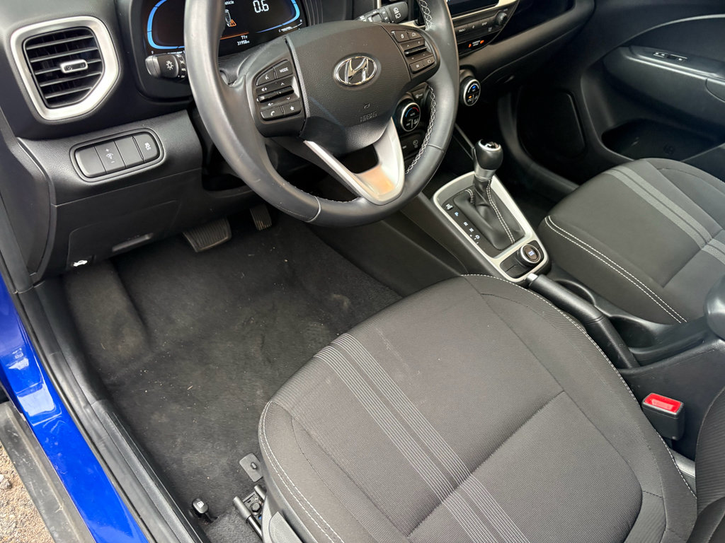 Used 2025 Hyundai Venue SEL FWD image 12