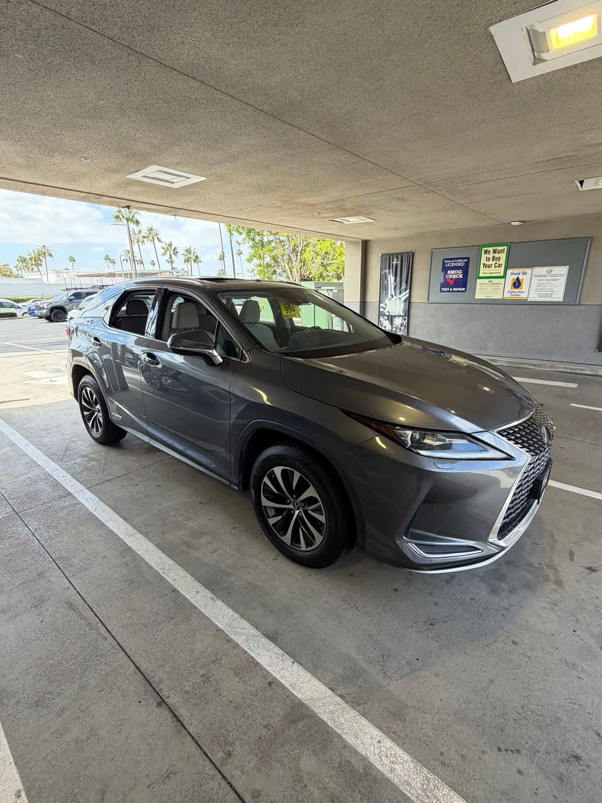 Used 2020 Lexus RX 450h AWD w/ Premium Package image 3