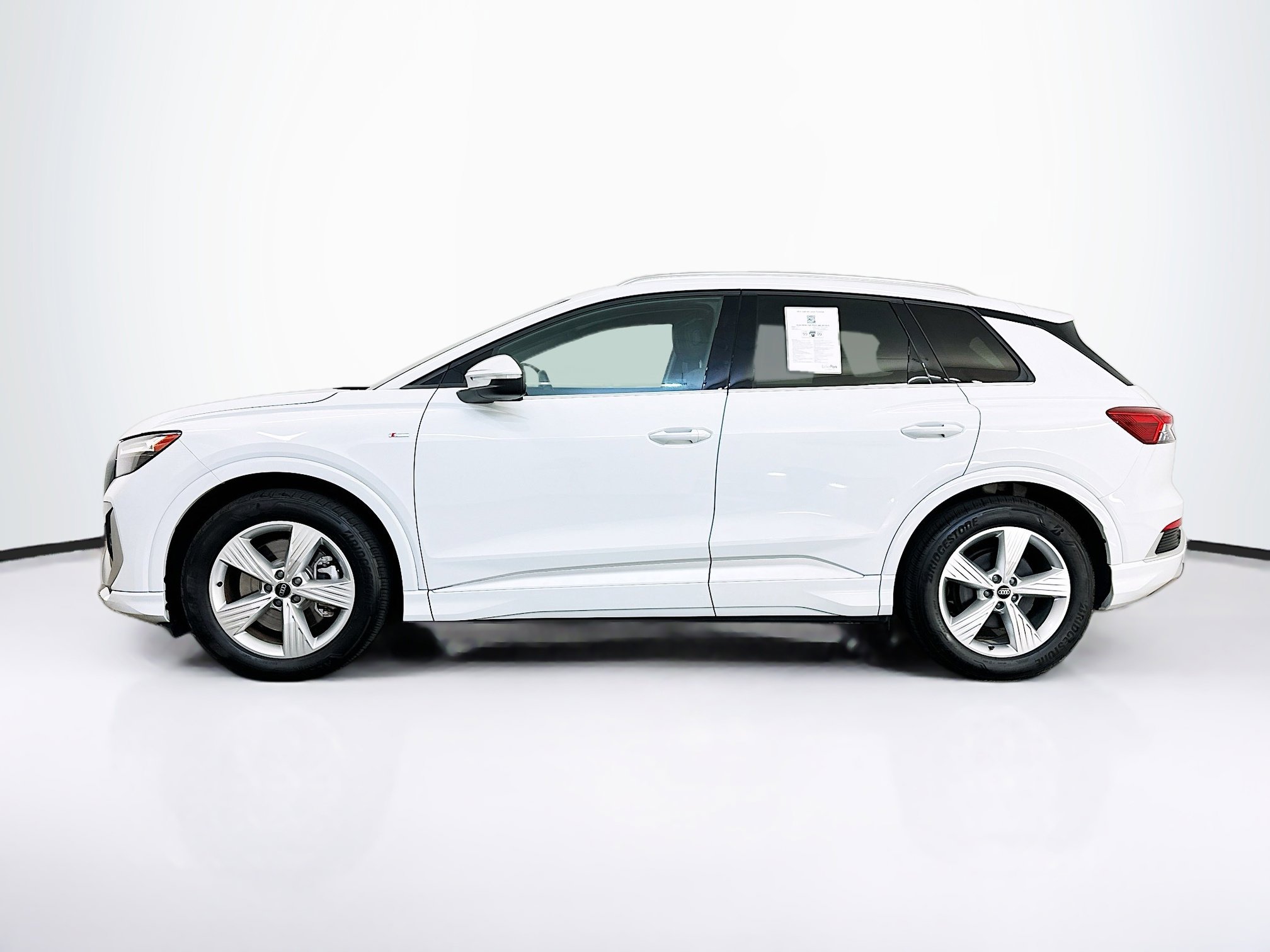 Used 2024 Audi Q4 e-tron Premium w/ Convenience Package AWD/4WD image 4