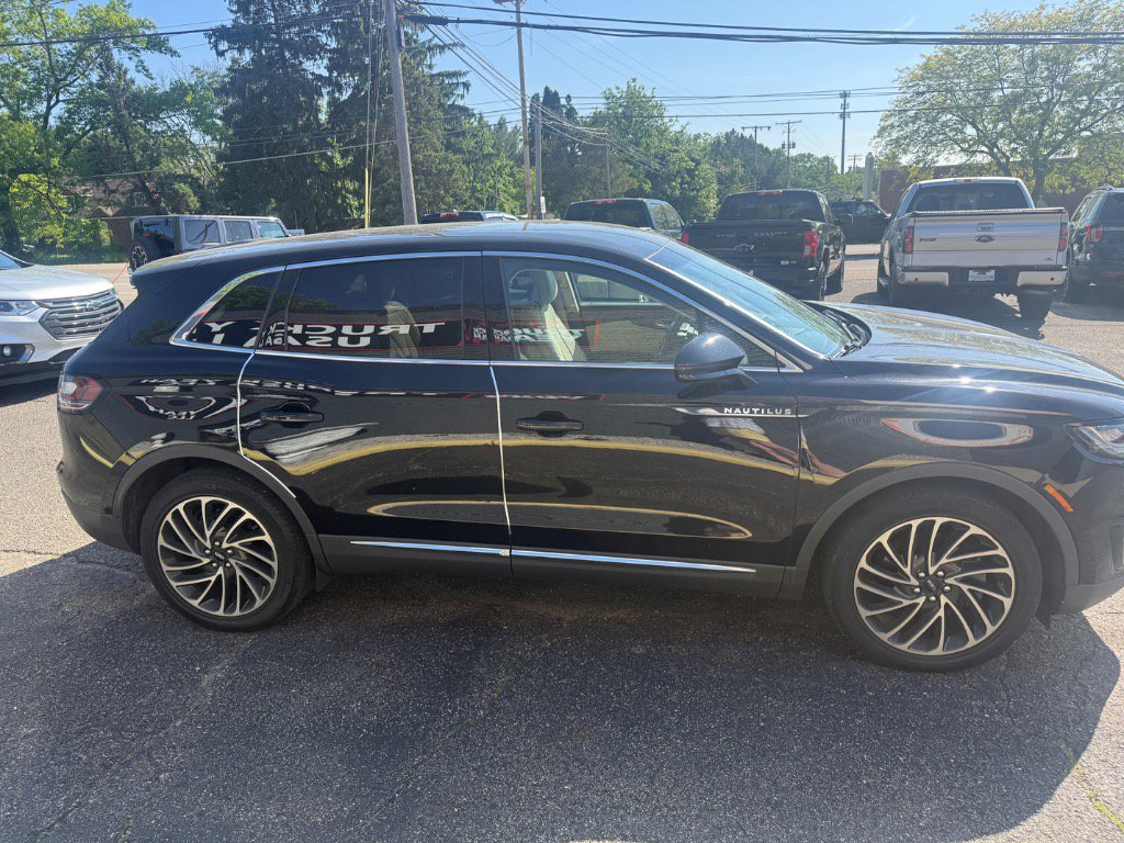 Used 2019 Lincoln Nautilus Select AWD/4WD image 4