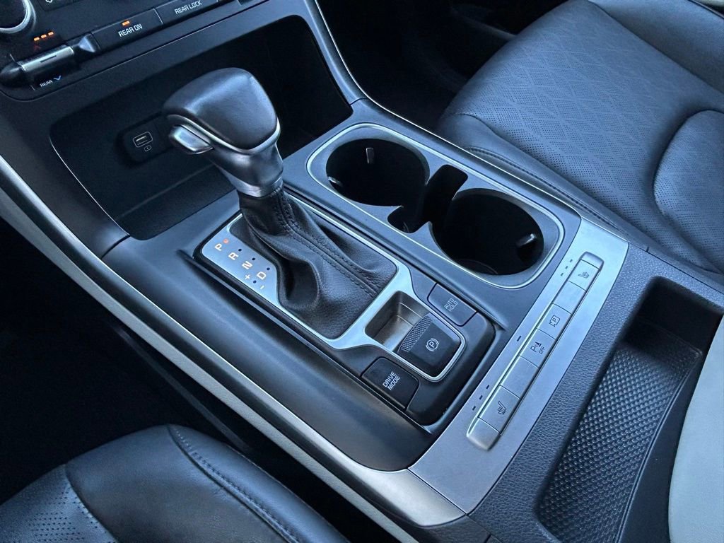 Used 2024 Kia Carnival LX image 28