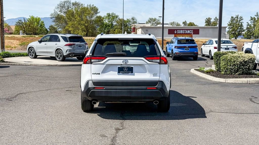 Used 2025 Toyota RAV4 XLE AWD/4WD image 8