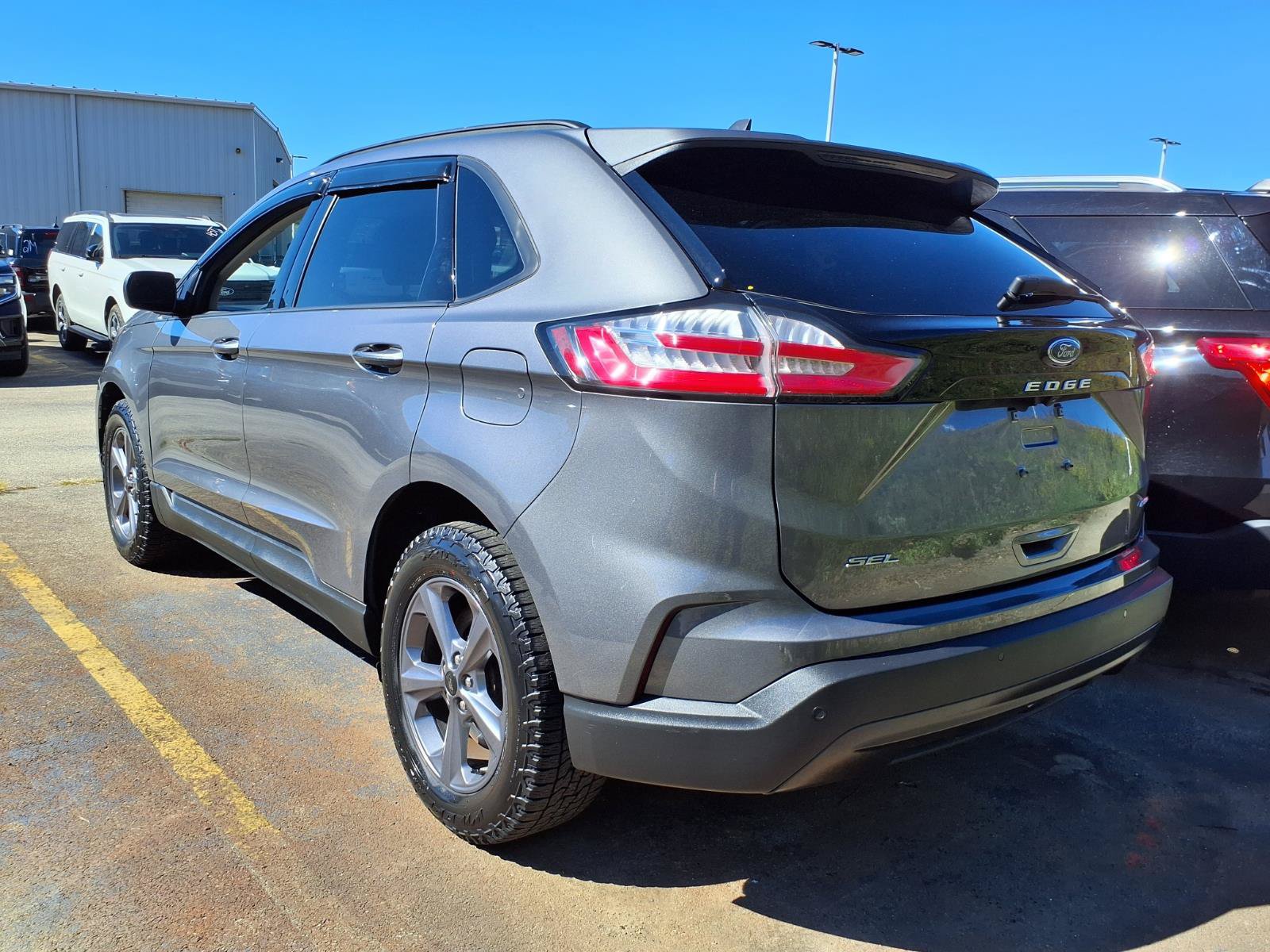 Used 2024 Ford Edge SEL w/ Sport Appearance Package AWD/4WD image 4