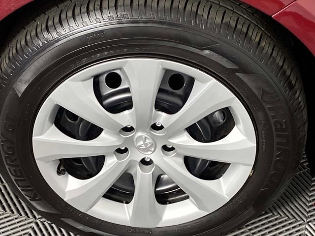 Used 2025 Toyota Corolla LE image 28