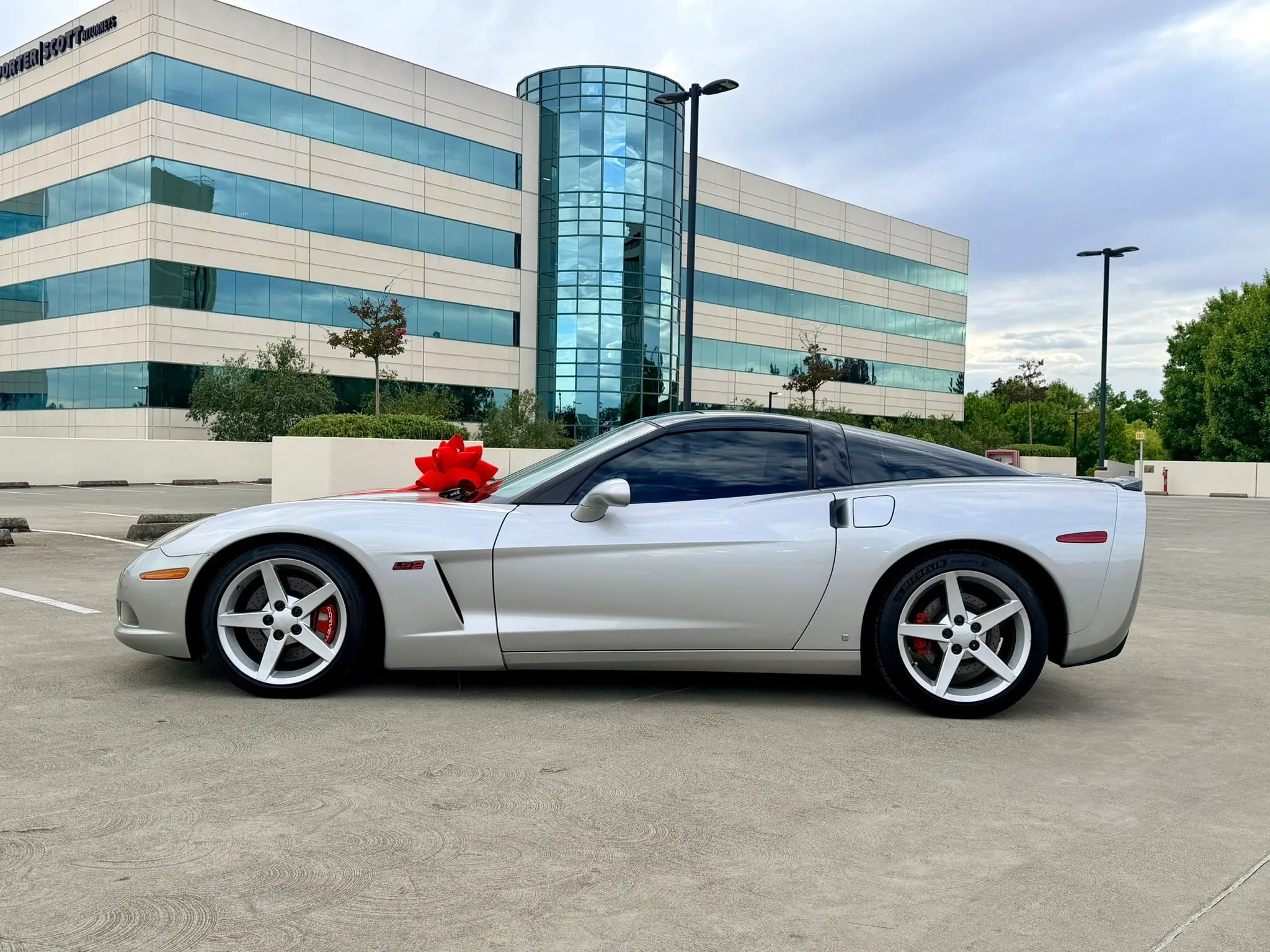 Used 2007 Chevrolet Corvette Coupe w/ Preferred Equipment Group RWD image 42
