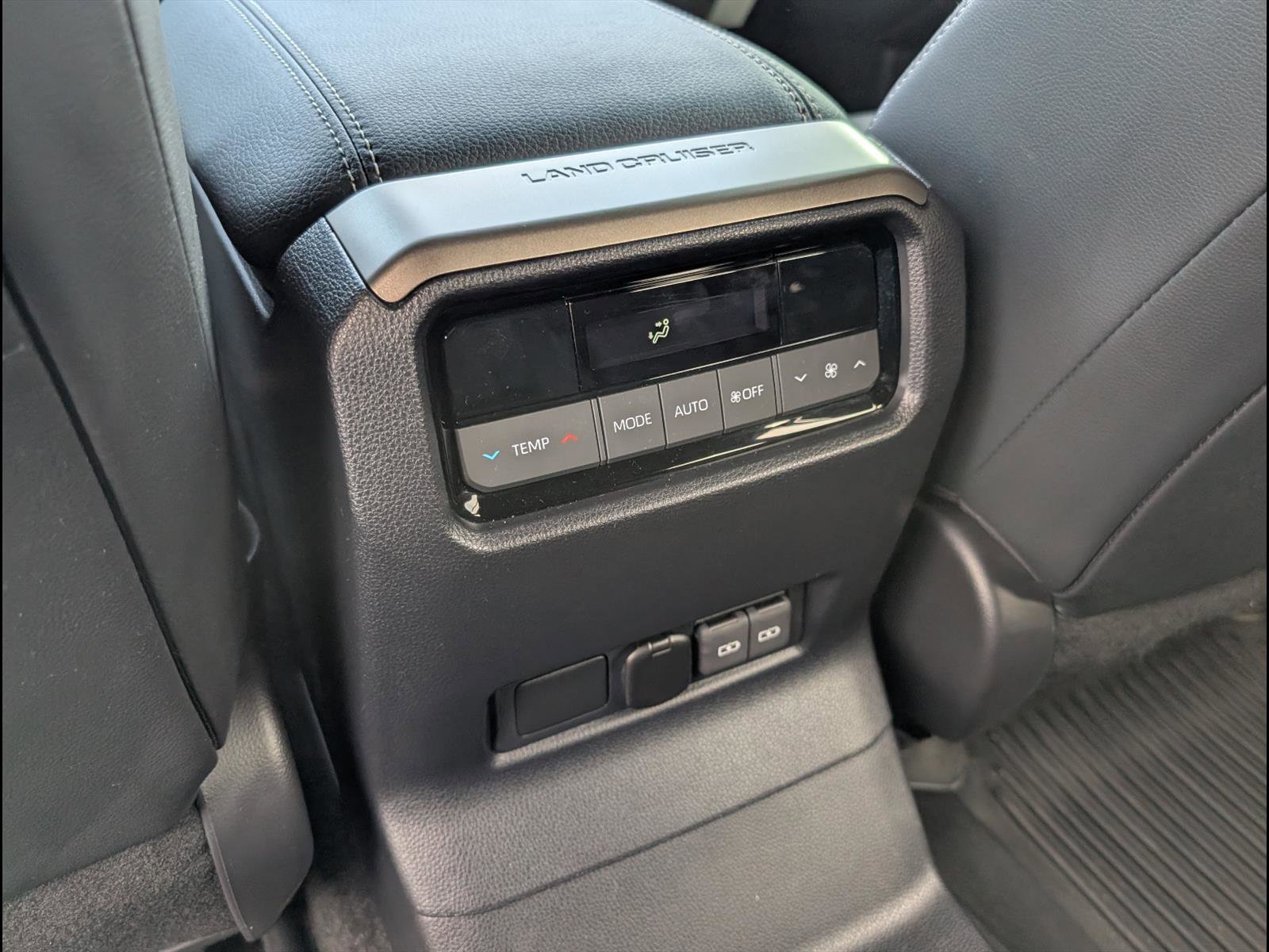 Used 2024 Toyota Land Cruiser w/ Premium Package image 17