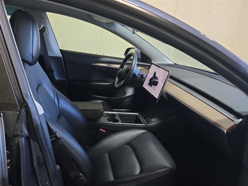 Used 2023 Tesla Model 3 Standard Range RWD image 4