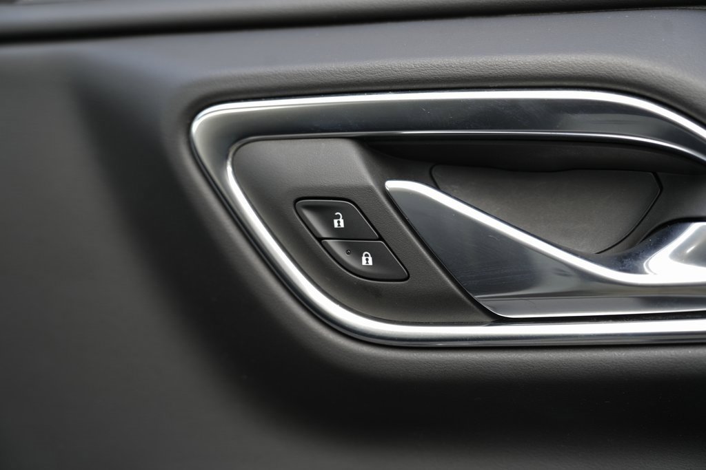 Used 2023 Chevrolet Suburban Premier image 38