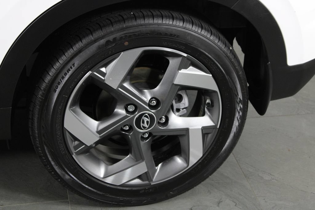 Certified 2024 Hyundai Venue Limited FWD image 13