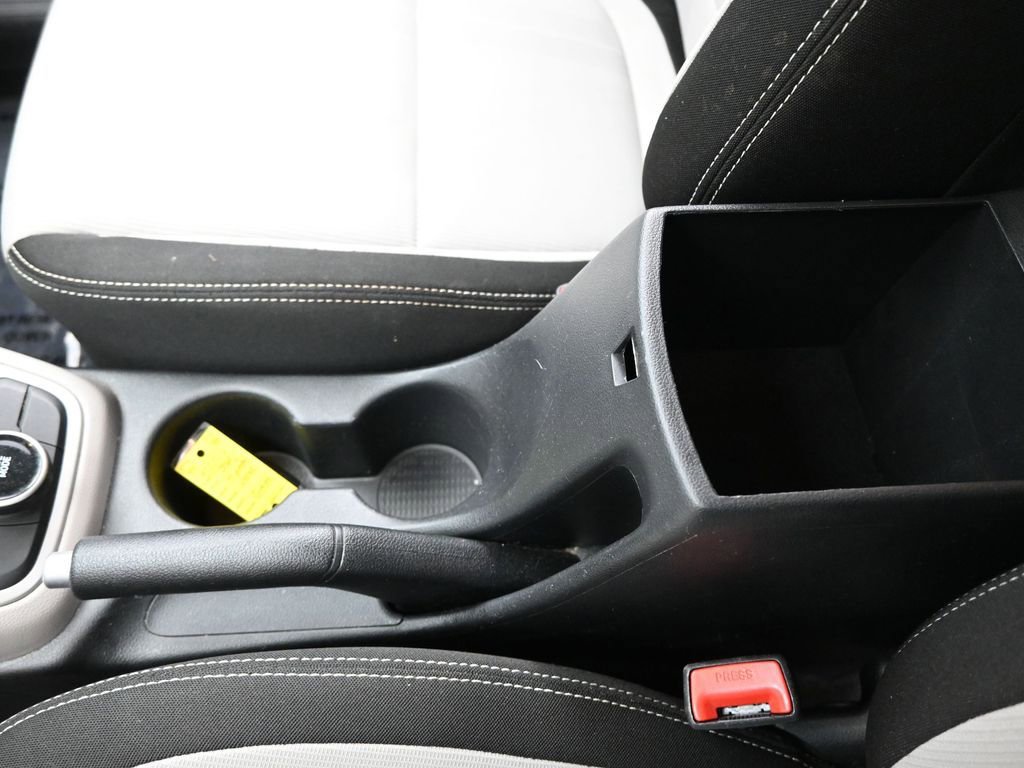 Used 2025 Hyundai Venue SEL image 32