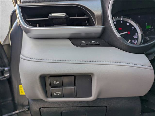Used 2021 Toyota Highlander XLE image 21