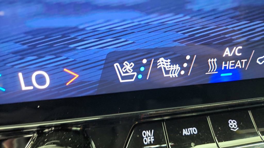 New 2025 Chevrolet Blazer EV RS AWD/4WD image 25
