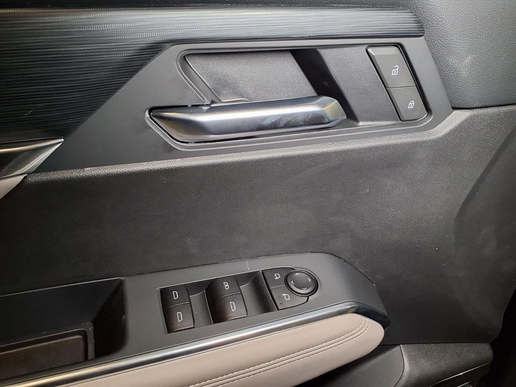 New 2025 GMC Acadia Elevation w/ Elevation Premium Package FWD image 16