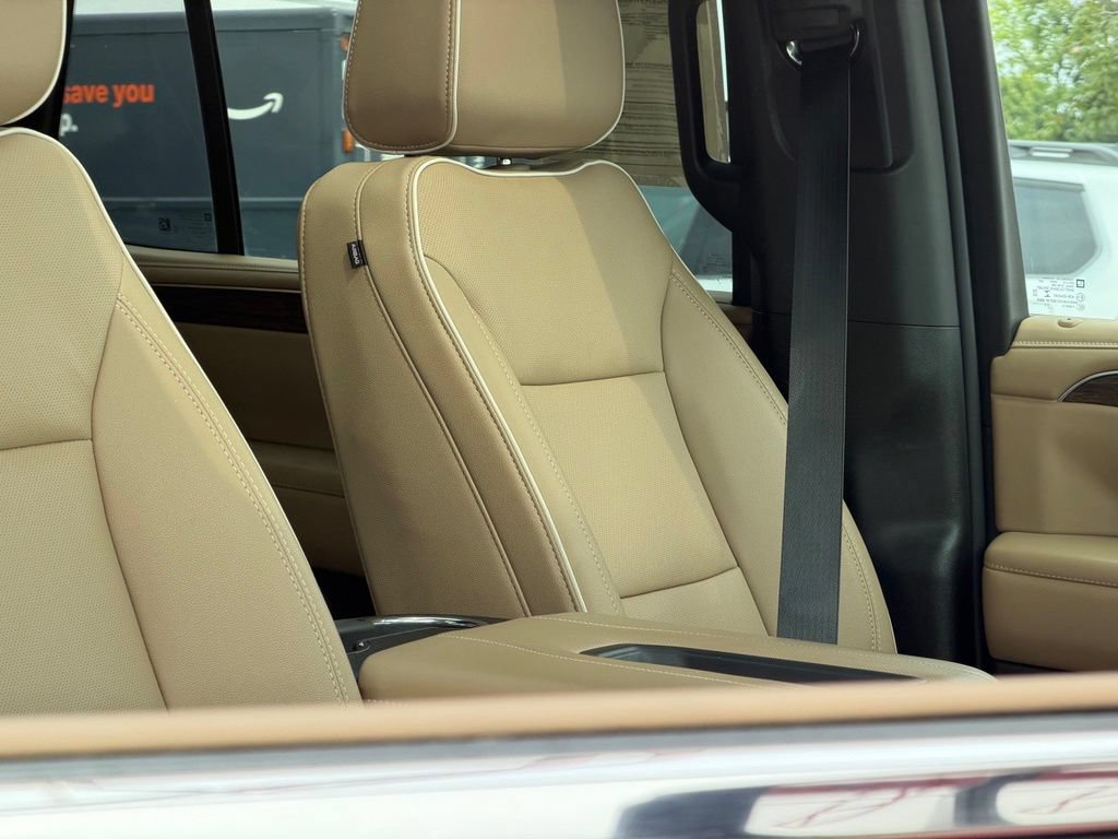 Used 2023 Chevrolet Tahoe Premier AWD/4WD image 46