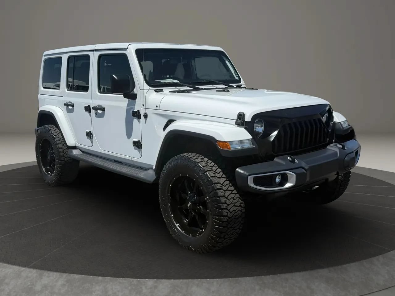 Used 2018 Jeep Wrangler Unlimited Sahara w/ Uconnect 4C Nav & Sound Group AWD/4WD image 8