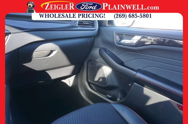 Used 2025 Ford Escape ST-Line image 30