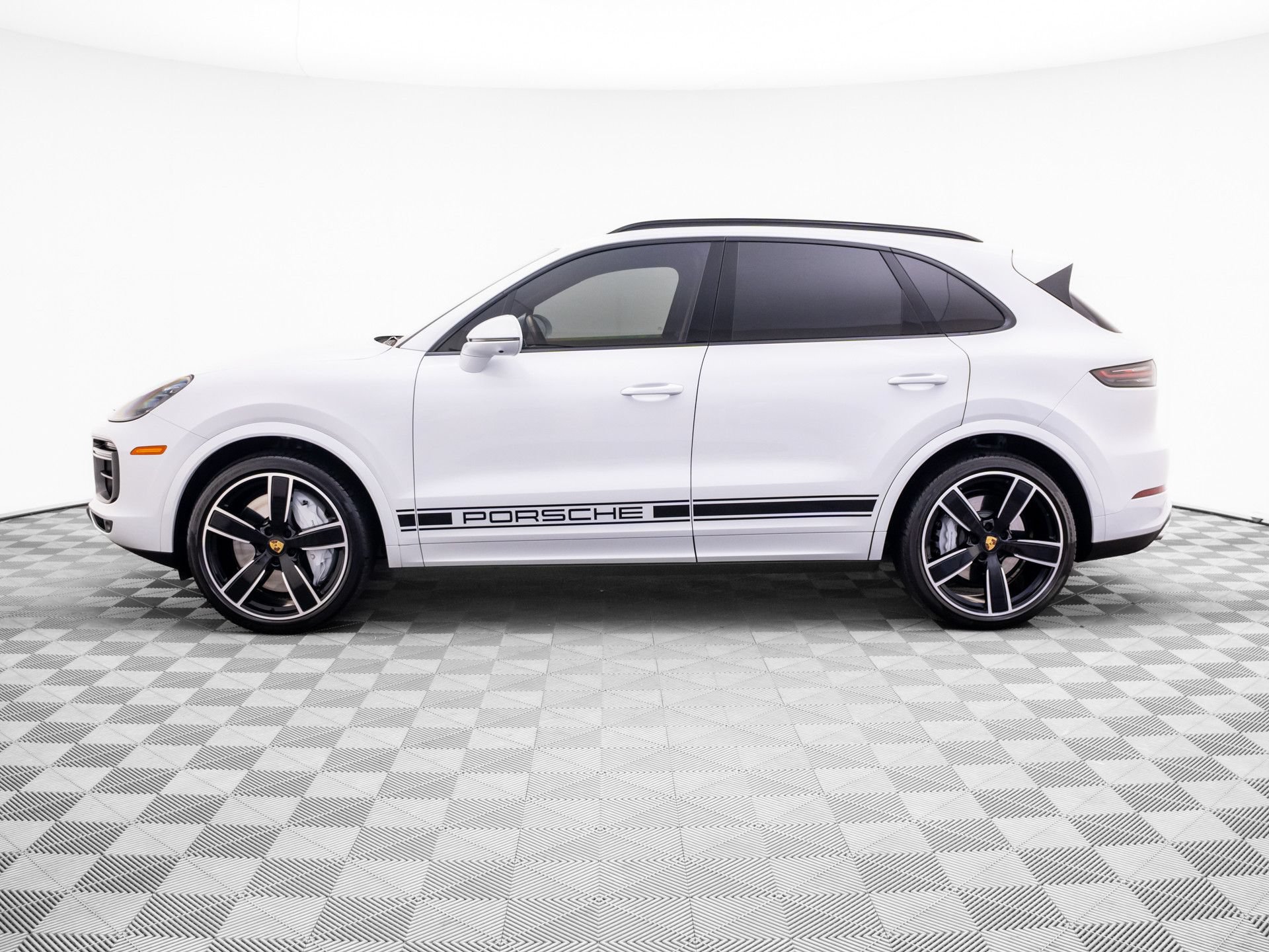 Certified 2023 Porsche Cayenne Turbo AWD/4WD video 3