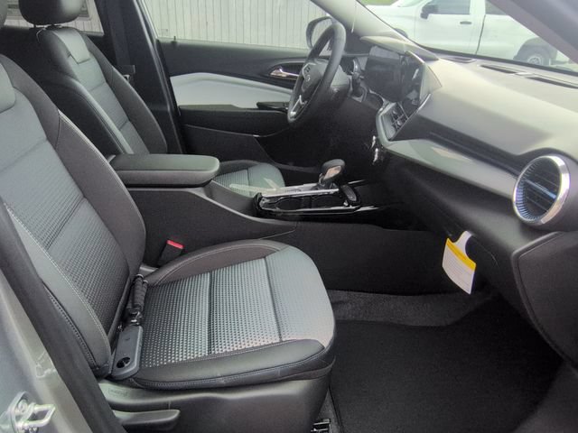 New 2026 Chevrolet Trax LT w/ Midnight Edition FWD image 28
