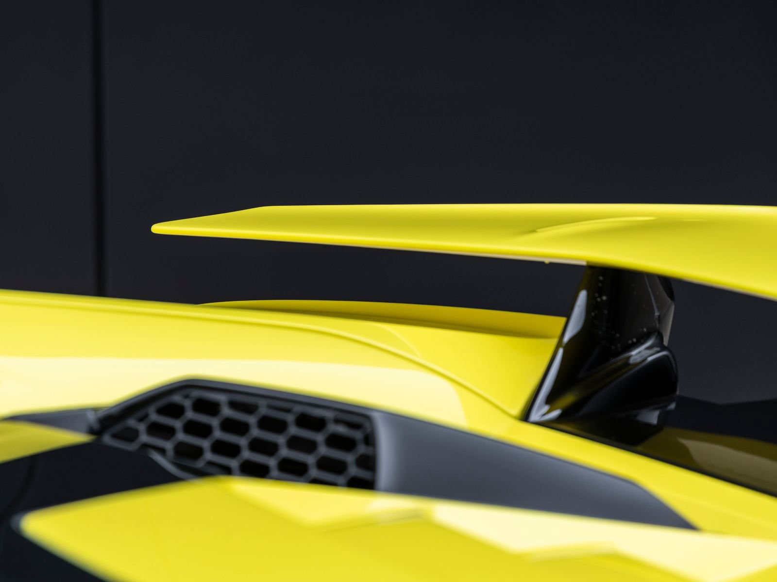 Used 2023 Lamborghini Huracan Tecnica RWD image 15