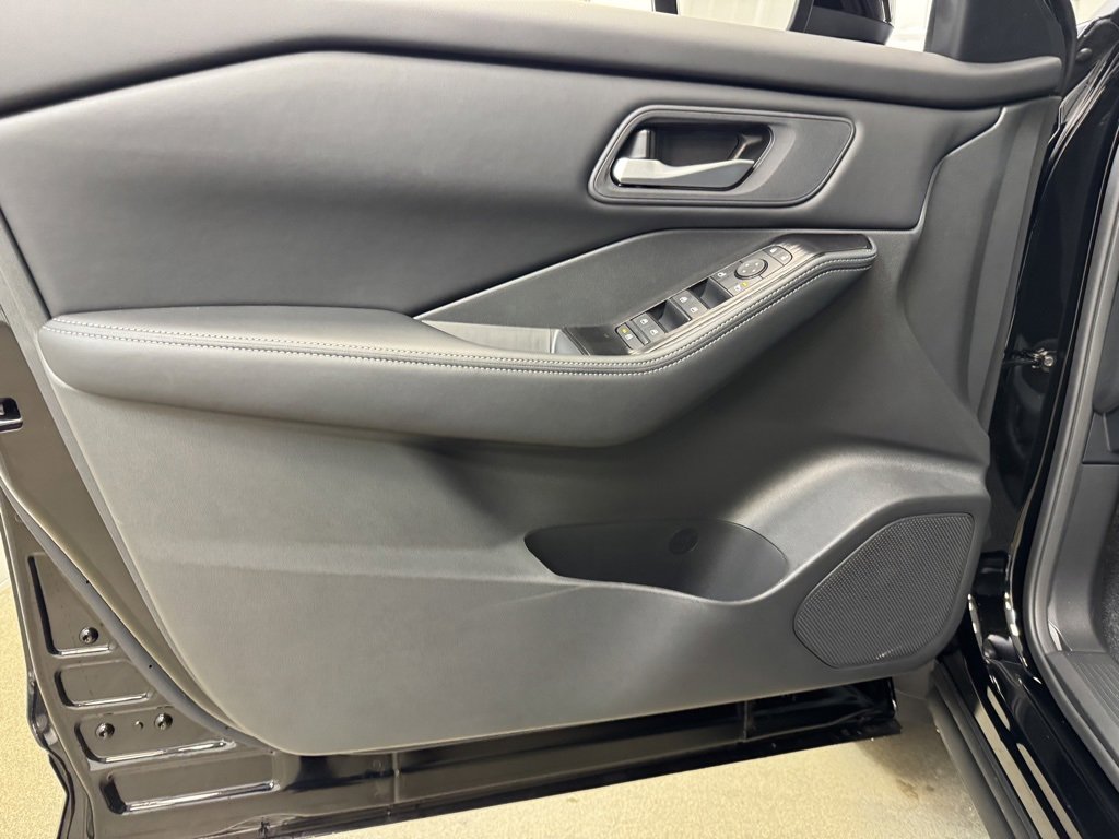 New 2026 Nissan Rogue SV image 8