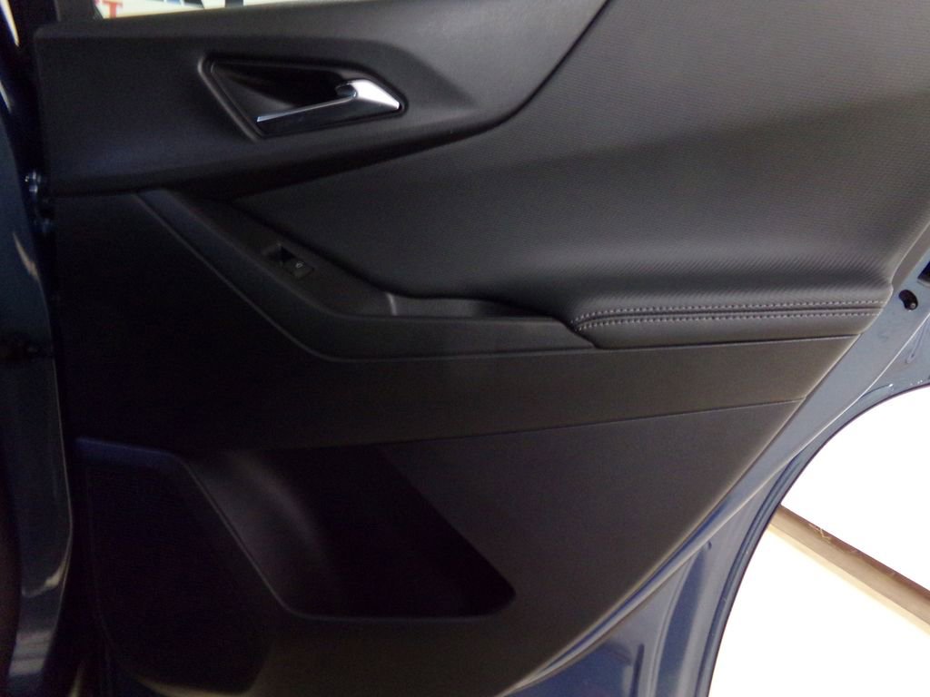 New 2026 Chevrolet Equinox LT w/ Convenience Package II image 9