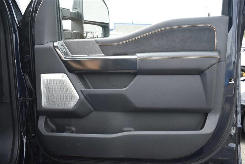 Used 2024 Ford F350 Platinum image 28