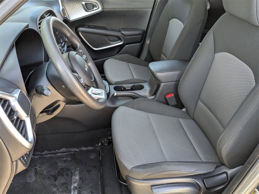 Used 2023 Kia Soul LX w/ Option Group 015 image 17