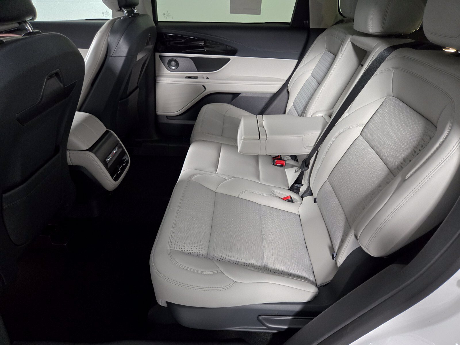 New 2026 Lincoln Nautilus Reserve w/ Jet Appearance Package AWD/4WD image 14