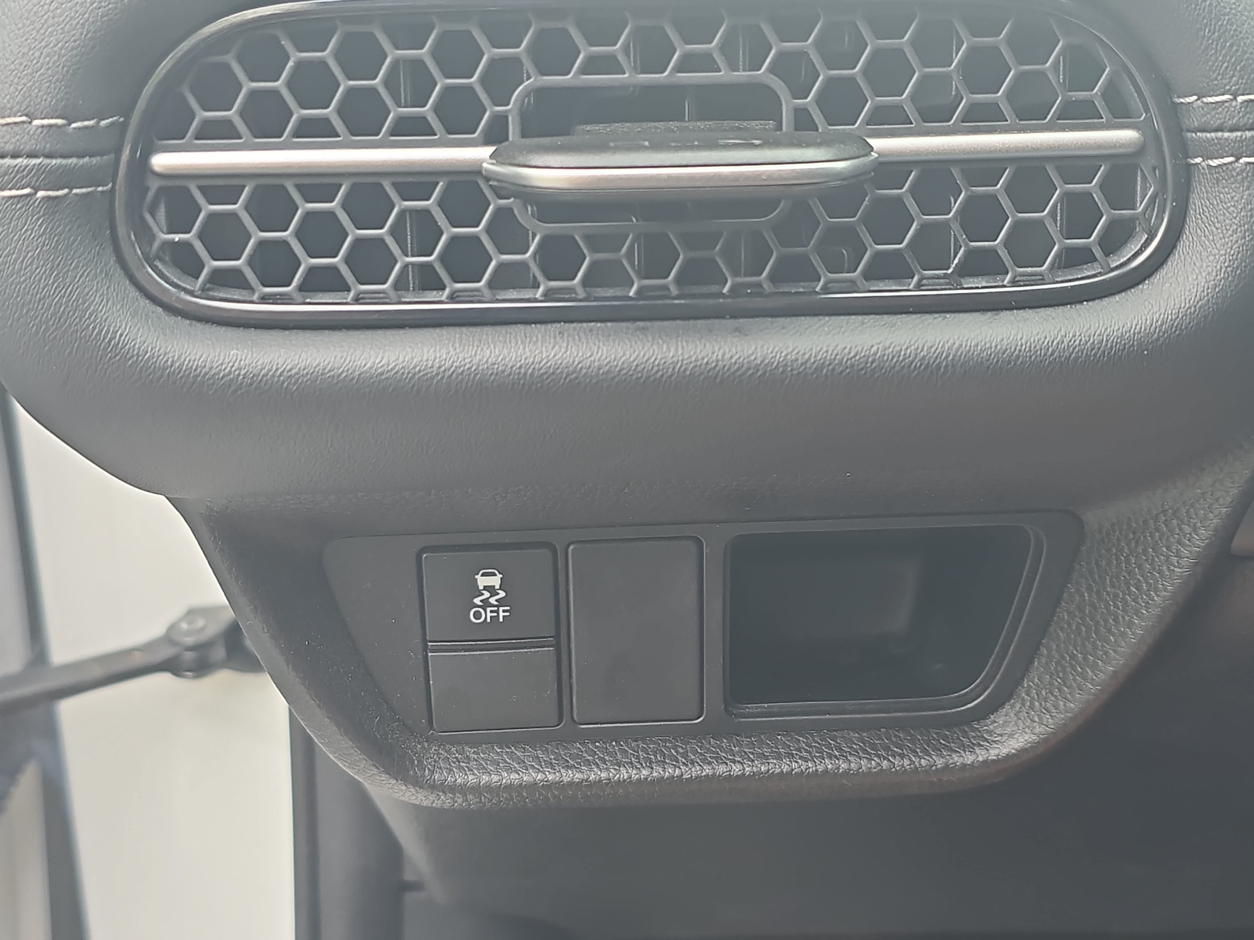 Certified 2024 Honda HR-V EX-L image 25