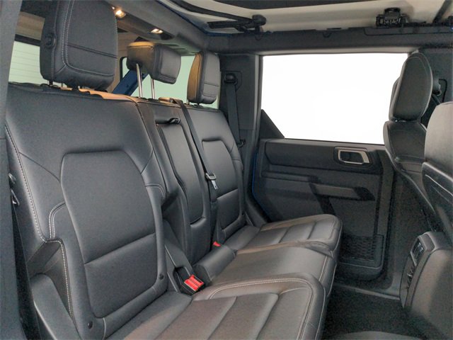 Used 2025 Ford Bronco Badlands image 40
