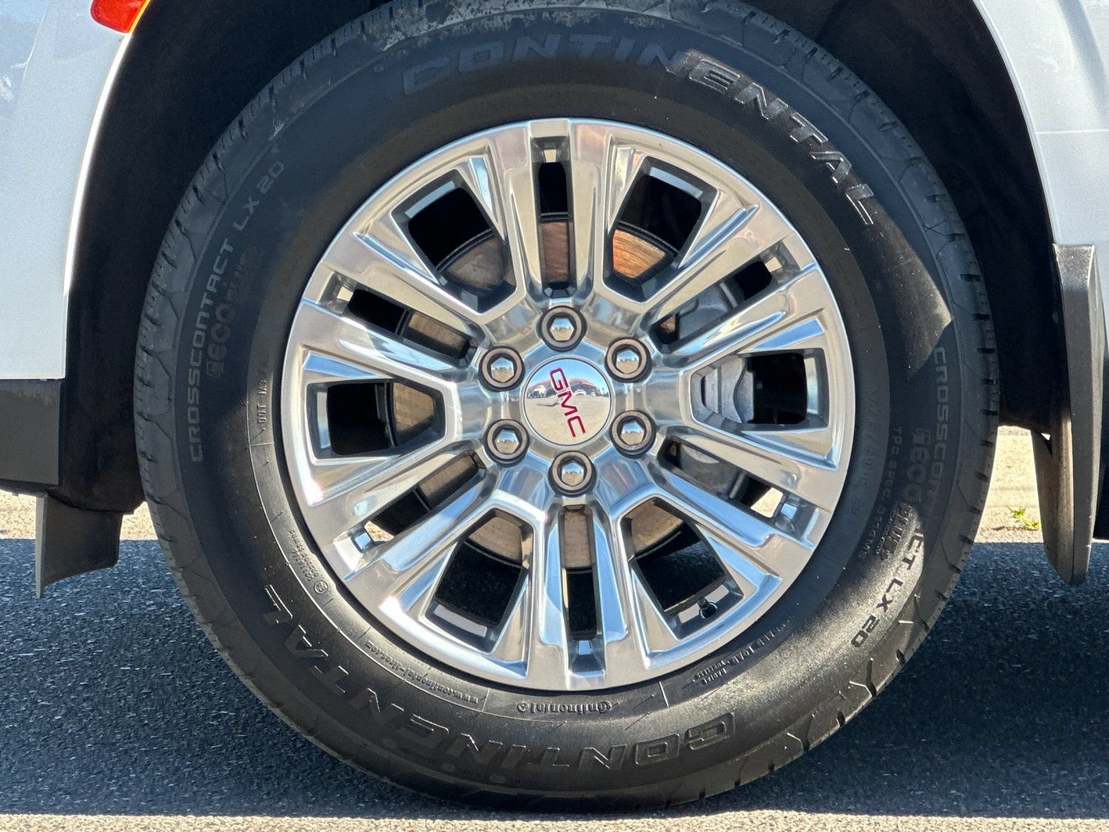 Used 2023 GMC Yukon XL Denali AWD/4WD image 34
