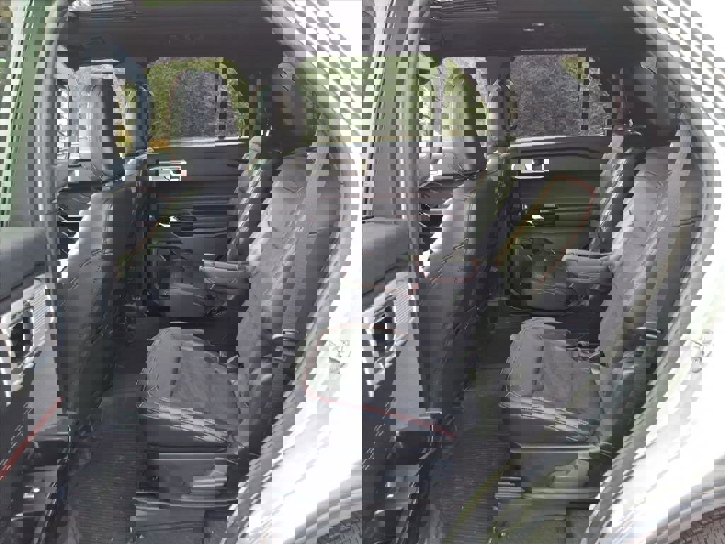 Used 2024 Ford Explorer ST-Line w/ Class IV Trailer Tow Package image 5