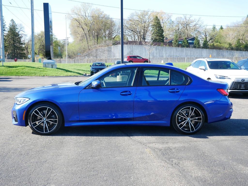 Used 2020 BMW 330i xDrive Sedan w/ M Sport Package AWD/4WD image 3