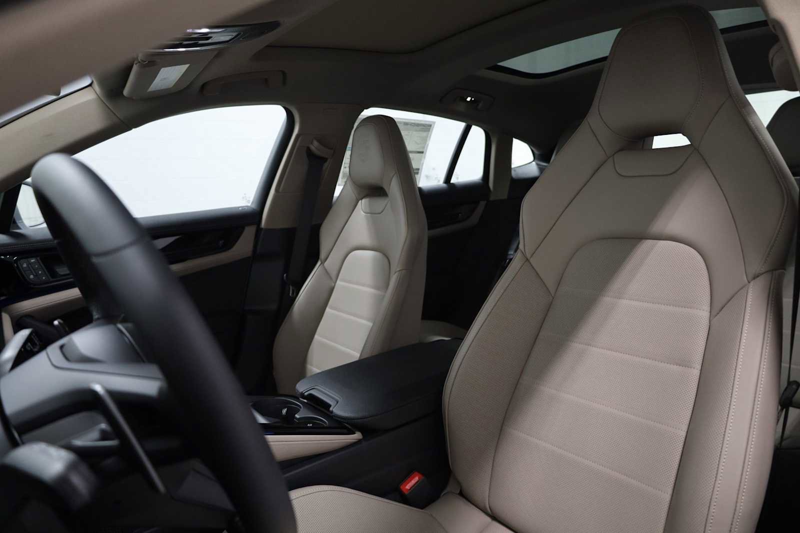 New 2025 Porsche Panamera 4 image 5