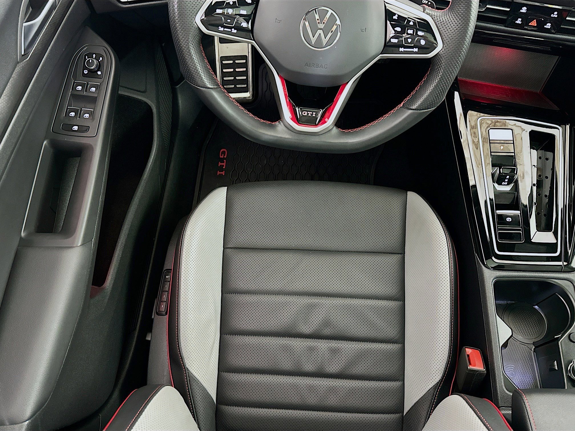Used 2024 Volkswagen GTI Autobahn FWD image 20