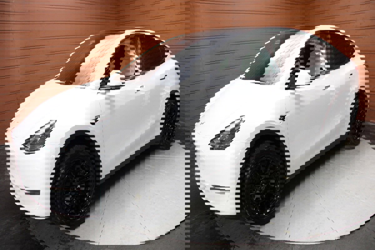 Used 2024 Tesla Model Y Long Range image 6
